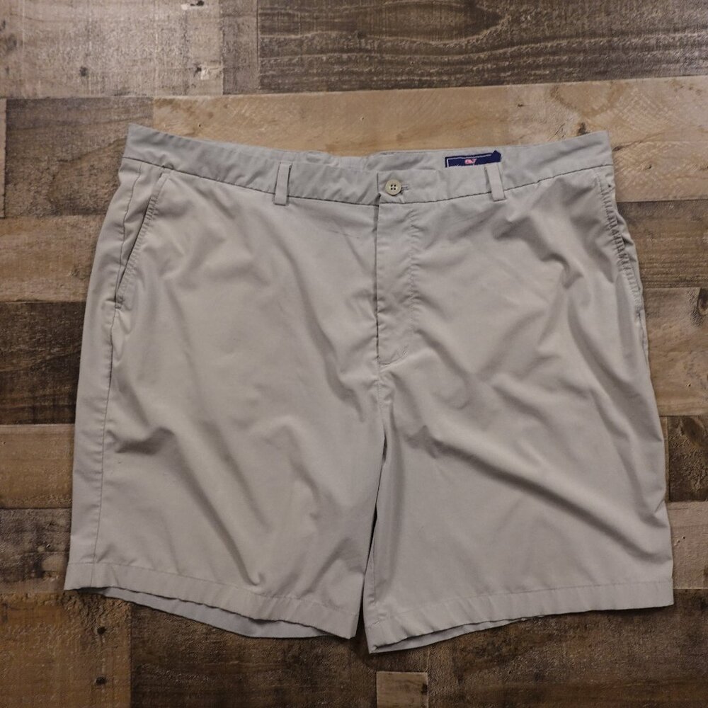 Vineyard Vines performance shorts men's 42‎ light gray
